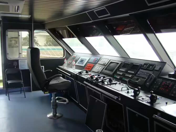 marine captain's chair