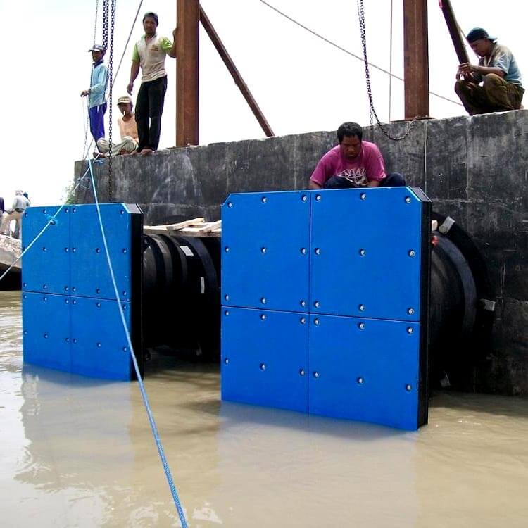 Quickly Installing Rubber Fenders